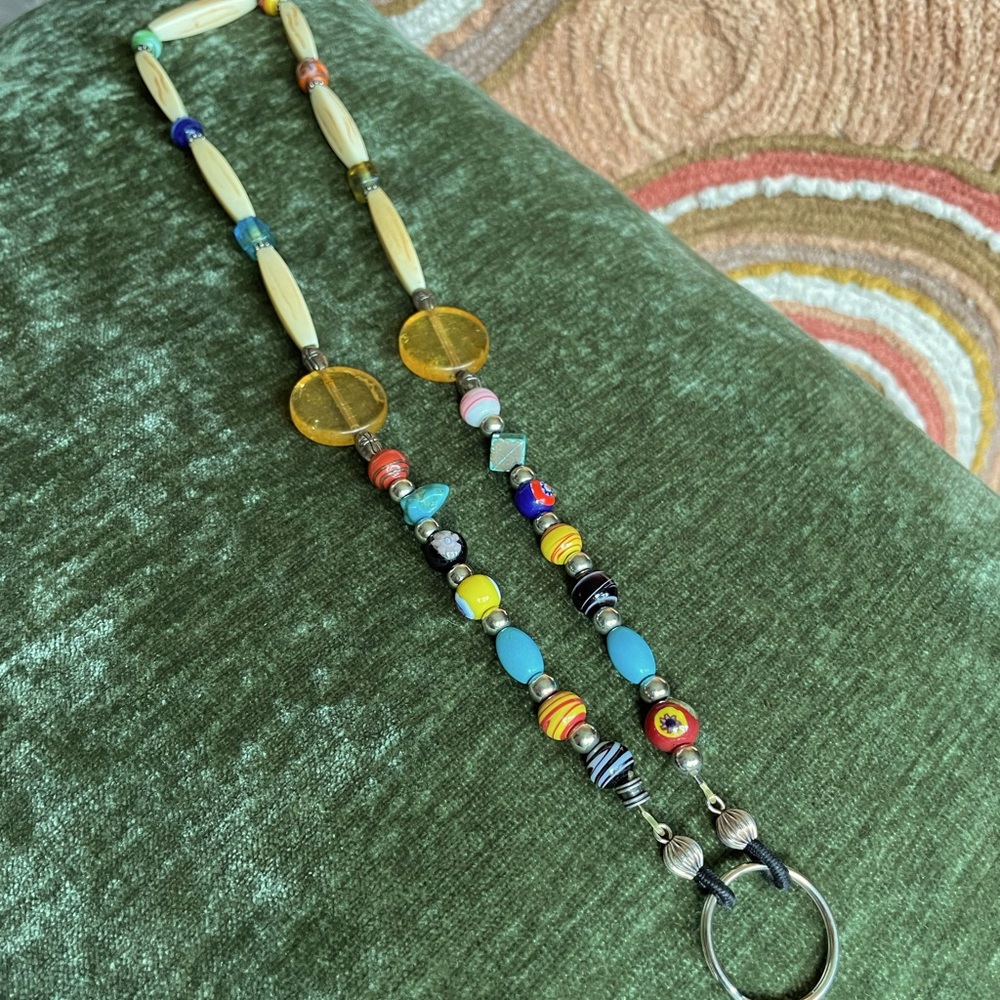 Eyeglasses holder